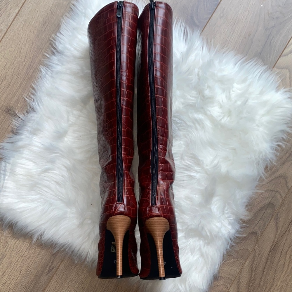 Elegant Brown Croc-Embossed Knee-High Boots - Picture 2 of 13